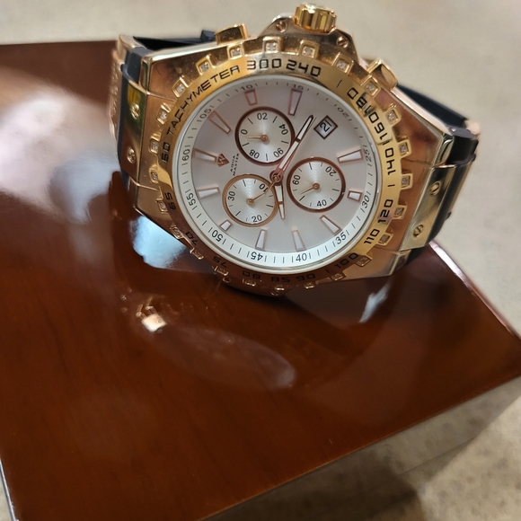 Aqua Master Men's Watch - Picture 11 of 12